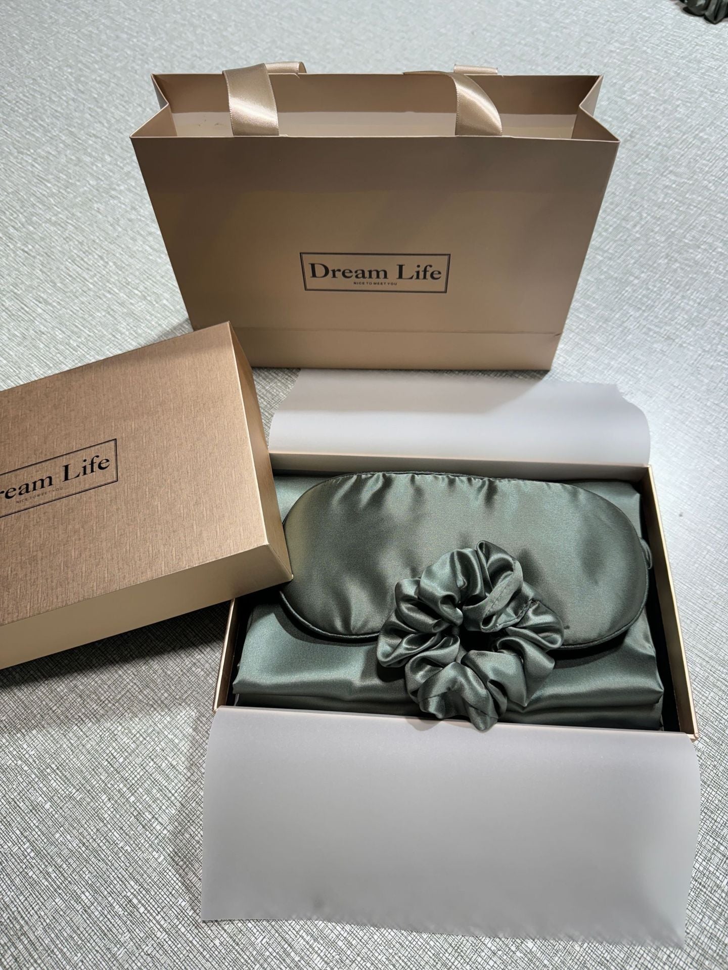 Luxurious 4-Piece Silk Pajama Set with Hidden Zipper Pillowcase by PureSilk 13